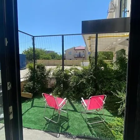 Seaside Retreat. Two Apartment. Quiet Area Apartment Navodari