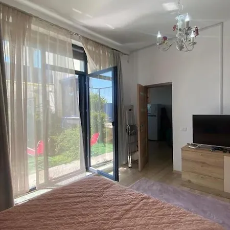 Seaside Retreat. Two Apartment. Quiet Area Lägenhet Năvodari